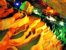         昆明九乡一日游
